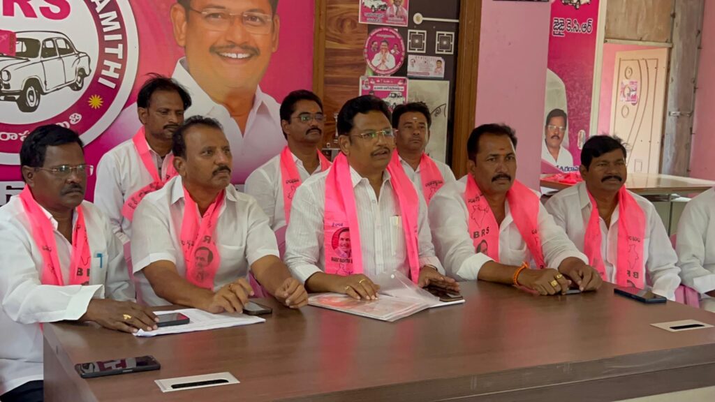 కాంగ్రెస్ పార్టీ వైఫల్యాలు,అబద్ధాలను ఎండగడతాం: మాజీ జెడ్పీ చైర్మన్ లింగాల కమల్‌రాజు ధ్వజం….